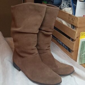 St. John's Bay brown leather boots size 8.5
